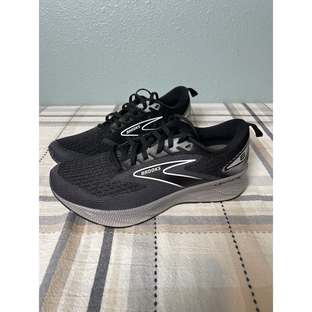Brooks Levitate GTS 6 Womens Shoes Sz 8.5 B Road Running Black White Sneakers